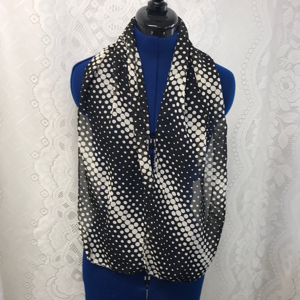 Beautiful Black and White Scarf